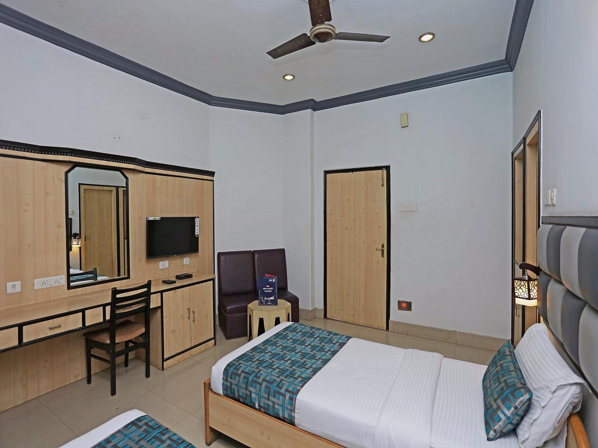 Homely Raj Kolkata Eksteriør bilde
